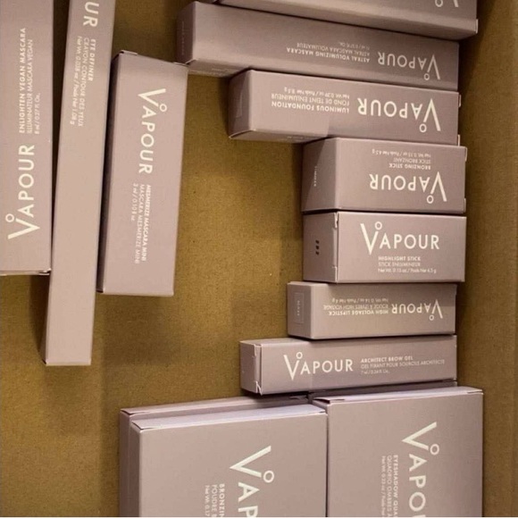 Beauty Makeup Set - Gold and Brown - Picture 4 of 4